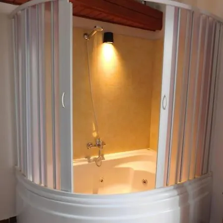 Demi's House Вотон