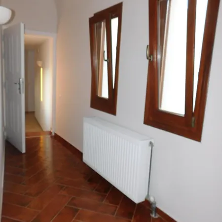 Demi's House Vóthon